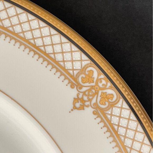 Vintage Mikasa Japan Fine China Regal Court Gold Lattice 12” Round Chop Platter - Picture 9 of 15